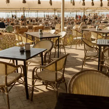 Üdülőközpont Castival 5*