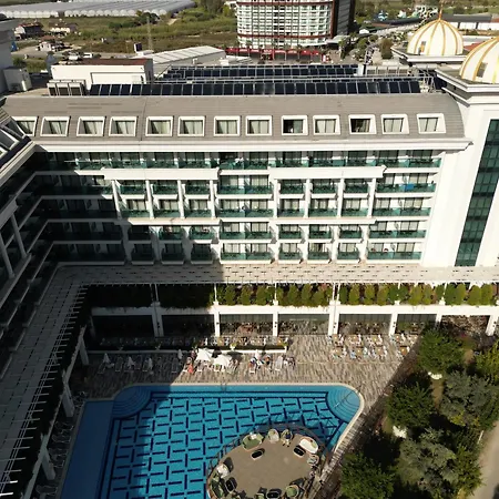 Üdülőközpont Castival 5*