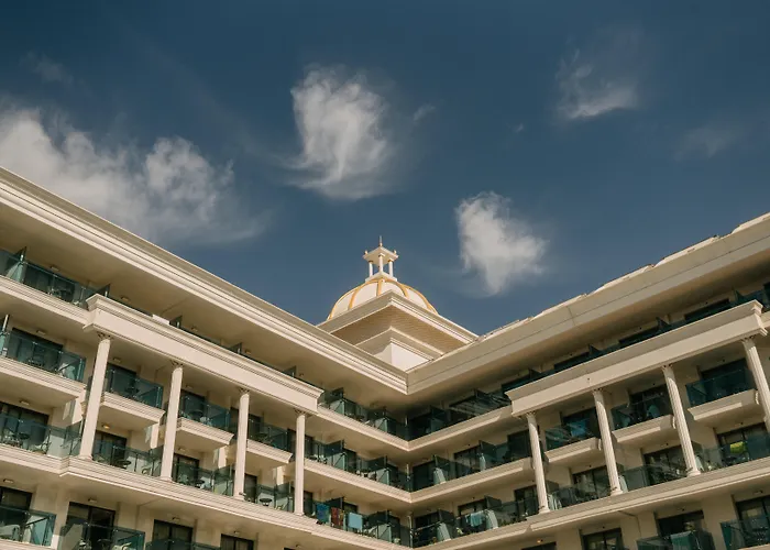 Castival אתר נופש 5*